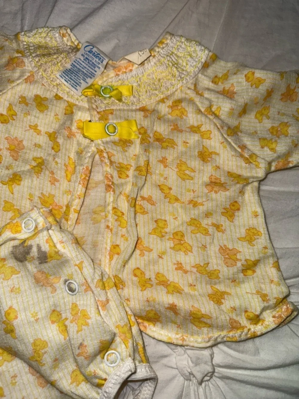 CARTER'S LAYETTE YELLOW SIZE SET PLASTIC LINNING- VINTAGE BABY ANIMALS